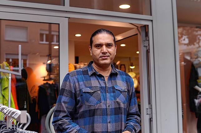Khurram Kiani, Geschäftsführer von Walisa Fashion, freut sich über die große Nachfrage.