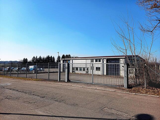 An dieser Halle neben dem Parkplatz vor dem Weber-Verwaltungsgebäude in der Otto-Lilienthal-Straße ist am Samstag, 5. März, ab 9 Uhr der ...