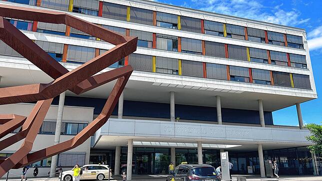 Das Schwarzwald-Baar-Klinikum am Standort Villingen-Schwenningen: Das Großkrankenhaus kann für 2024 vorerst nicht auf ...