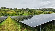 Auf Hilzinger Gemarkung könnte schon bald eine Freiflächensolaranlage wie hier im Beispiel einer Anlage in Radolfzell entstehen.