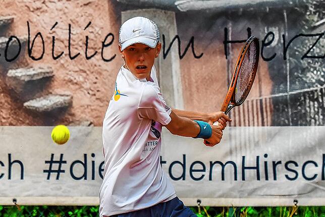 Nachwuchshoffnung: Linus Zürcher war Finalist bei den Schweizer Meisterschaften im Doppel U16 und zeigte in dieser Saison konstant ...