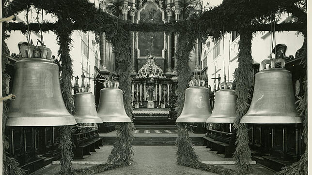 Am 26. Oktober 1952 wurden die sechs neuen Glocken für das St. Fridolinsmünster in Bad Säckingen in einem Gottesdienst feierlich geweiht.