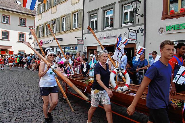 Bild 15: Waldshuter Chilbi 2025: So viel Freude macht der Festumzug in der Kaiserstraße - die schönsten Bilder