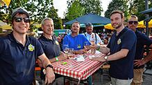 Bild : Beim Bermatinger Weinfest wird auch am Samstag gefeiert! Wir haben die besten Bilder – Teil 1