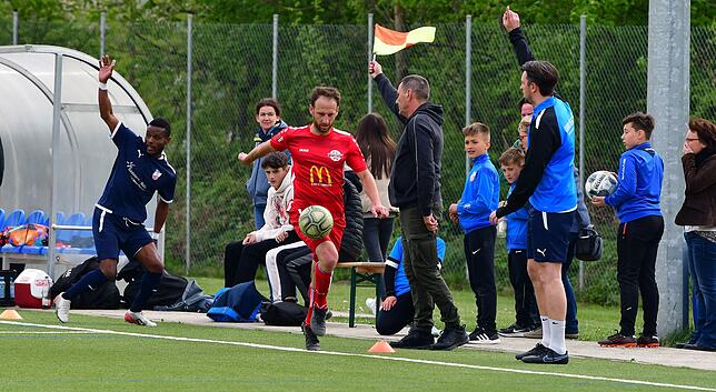 Bild 14: FC Wallbach holt die Punkte mit dem 1:0 beim VfB Waldshut &ndash; und wir haben Bilder!