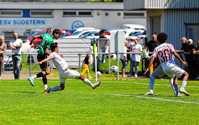 Bild 19: Vor Meisterfeier: Türk. SV Singen und VfR Stockach trennen sich 1:1. Wir haben die besten Bilder.