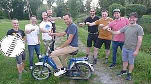 Freie Fahrt für die Mofa Mania bei den Motorsportfreunden Pfohren: Lars Bolli (von links), Andreas Fricker, Nicoals Hofmaier, Ingo ...