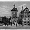 Christoph Jung, Urenkel des Erbauers, hat alte Ansichten des Hauses Lohengrin (rechts neben dem Schnetztor in der Bodanstraße in ...