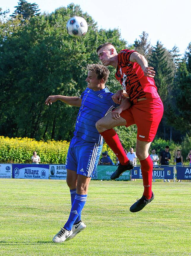 Bild 29: FV Walbertsweiler-Rengetsweiler gewinnt Duell mit TuS Immenstaad. Die besten Bilder!