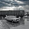 Es rumste mächtig, als dieser Güterwaggon um 1980 an der Güterstraße einen Prellbock und einen Zaun durchbrach.