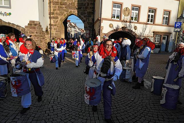 Bild 15: Am Schluss da kommen die Glonkis: Pure Fasnetsstimmung im Städtle