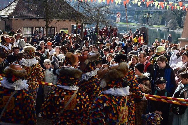 Bild 7: Narrolauf in Laufenburg 2025: Diese Bilder zeigen den farbenprächtigsten Umzug des Jahres!