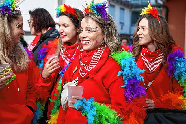 Bild 47: Bunte Kostüme und fröhliche Stimmung beim Fastnachtsumzug 2025