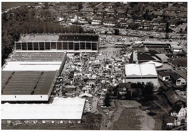 Das Gelände der 20. IBO-Messe im Jahr 1969 mit der damaligen Messehalle links oben. 2003 wurde sie zur Mehrzweckhalle umgebaut.