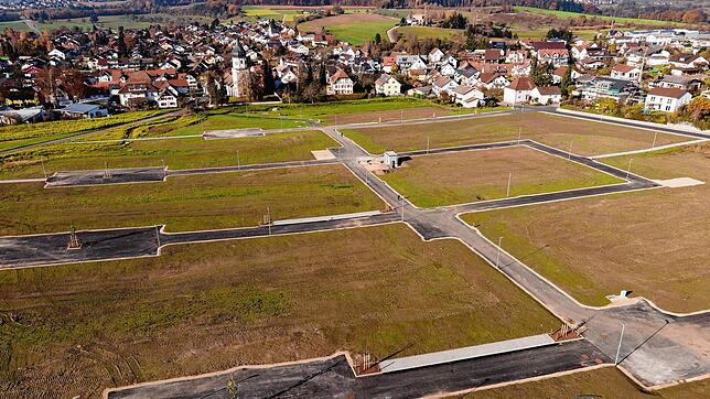 Das Neubaugebiet Im Tal in Markelfingen ist erschlossen. Die ersten 23 Interessenten können sich über den Zuschlag für eines der ...