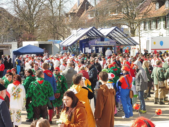 Bild 7: Närrisches Spektakel zum Fasnet-Sunntig-Umzug 2025