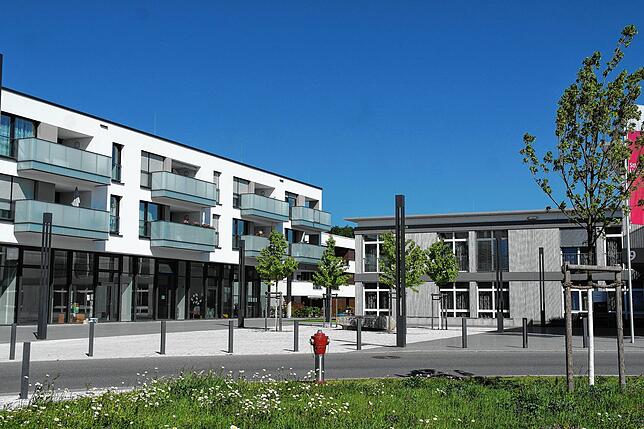 30 000 Euro eingespart: Die geplante Beschattung des Platzes am Haus am Teuringer stellte der Gemeinderat zurück.