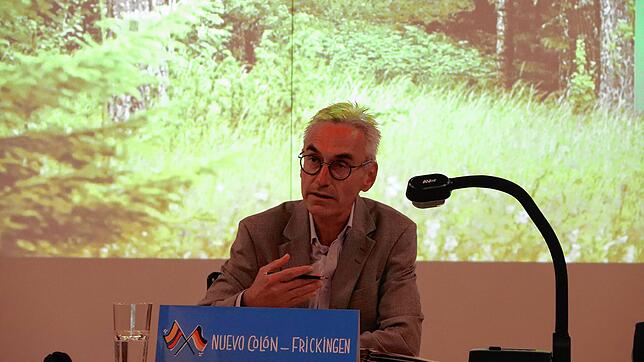 Frickingens Bürgermeister Jürgen Stukle im Gemeinderat: In der Sitzung stimmten die Mitglieder des Gremiums für eine kommunale ...
