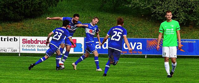 Bild 11: FC Erzingen besiegt Verfolger SG Mettingen/Krenkingen knapp mit 2:1 &ndash; und wir haben die Bilder!