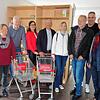 Sie hoffen auf eine erfolgreiche Spendenaktion: Brigitte Ossege-Eckert (von links) und Monika Lang vom Caritas Betreuungsverein, ...