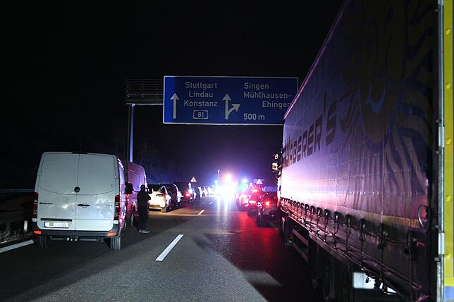 Der Verkehr in Richtung Hegaukreuz staute sich bis kurz hinter dem Hohentwiel-Tunnel.