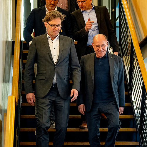 VS-Forum imit Gregr Gysi