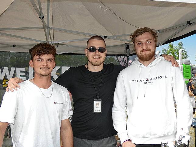 Bild 28: Bilder von der Jahrhundertparty im Festzelt mit Live-Acts und mega Stimmung