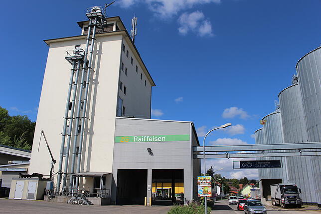 Das Donaueschinger Gebäude der ZG Raiffeisen in der Güterbahnhofstraße. Hierher bringen Landwirte ihr Getreide. Von dort geht es dann an ...