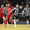 Der Traum vom erneuten Pokalsieg ist geplatzt: Christian Derflinger (am Ball) und seine Villinger Teamkollegen scheiterten im ...