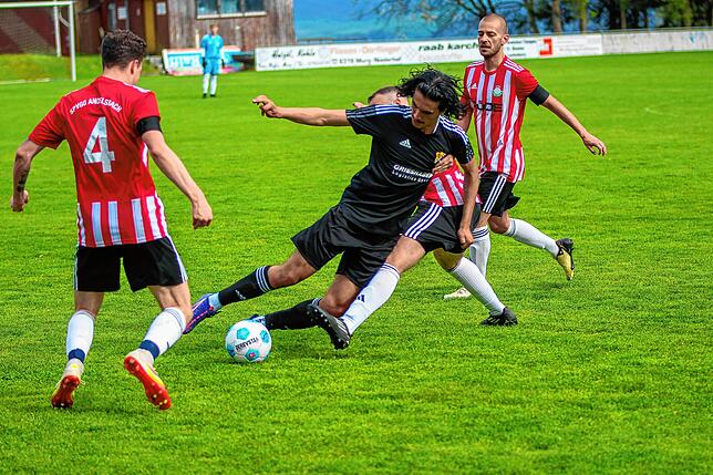 Bild 32: Spvgg. Andelsbach spielt 1:1 gegen SV 08 Laufenburg II – und wir haben Bilder!
