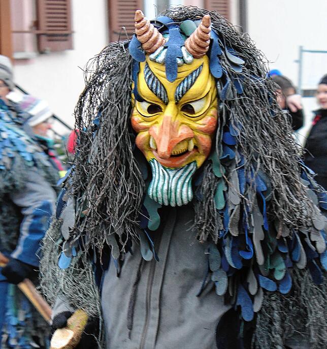Der Seeteufel aus Illmensee schaut wahrscheinlich deshalb so grimmig, weil Corona schon wieder die Fasnet sabotiert.
