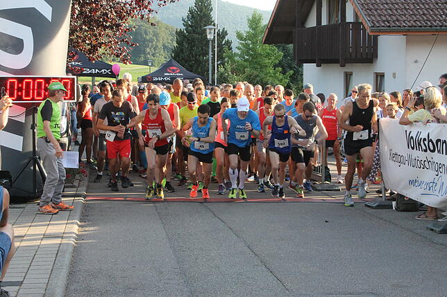 Bild 1: Hardy Flum gewinnt den 9. Klettgaulauf des TV Erzingen &ndash; und wir haben die Bilder!