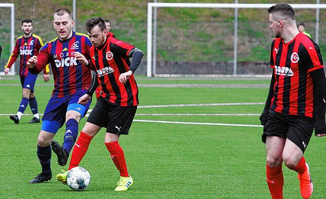 Bild 9: FC 08 Bad Säckingen ist enttäuscht nach dem 2:2 gegen den SC Lauchringen &ndash; wir haben die Bilder!