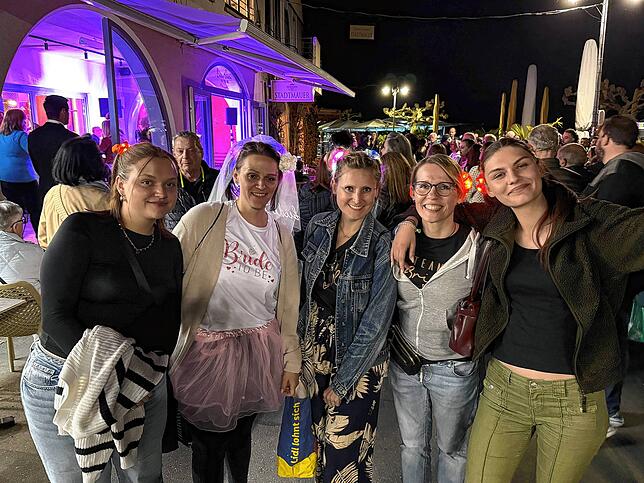 Bild 12: Tanzen, Singen, Feiern: So stimmungsvoll war City of Music in Friedrichshafen – Die besten Bilder!