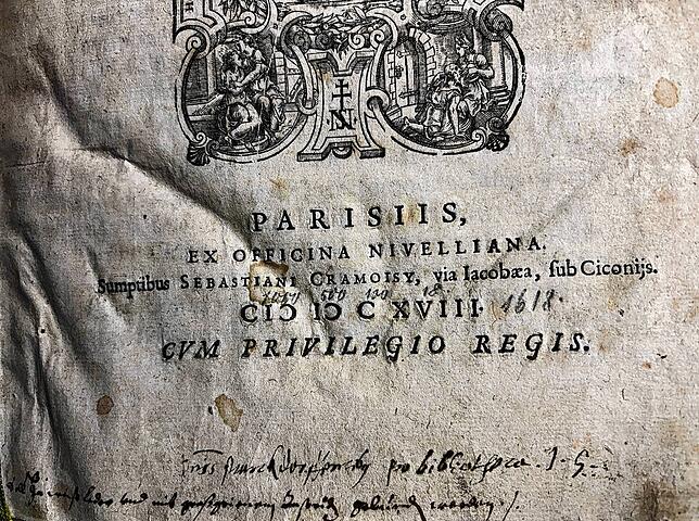Ausschnitt des Titelblatts einer von Jakob Gretser herausgegebenen Schrift, Paris 1618, mit eigenhändiger Widmung Gretsers.