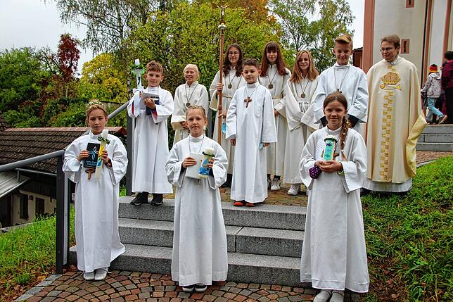 Horheim und Schwerzen: Zur Erstkommunion an zwei Terminen trafen sich die Familien aus Horheim und Schwerzen in der Kirche St. Johannes ...