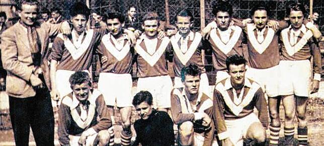 Der Nachwuchs des FC Tiengen 08 war schon immer erfolgreich. Der A-Jugend-Meister in der Saison 1953/54: Hinten von links: Gerhard Weiß, ...