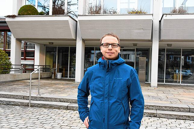 Fabian Kern ist in Tengen-Watterdingen aufgewachsen und lebt und arbeitet inzwischen in Freiburg. Er möchte Bürgermeister von Tengen werden.