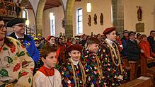 Voll wie zur Christmette sei die Kirche bei der Narrenmesse, freut sich Pfarrer Ulrich Hund in St. Nikolaus. Zahlreiche Mäschgerle sind ...