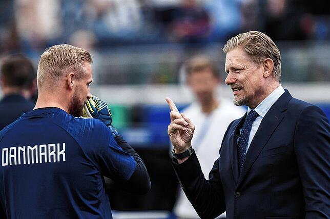 Zwei Generationen dänische Torhüter: Keeper Kasper (links) mit Vater Peter Schmeichel.