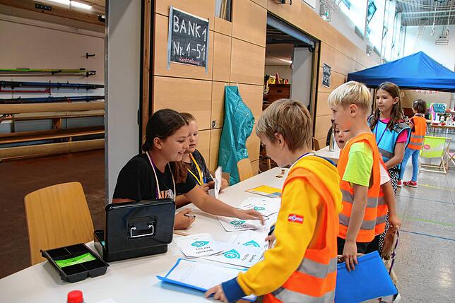 Bild 19: Kinder übernehmen Stadthalle in Tiengen – Einblicke in Fez City