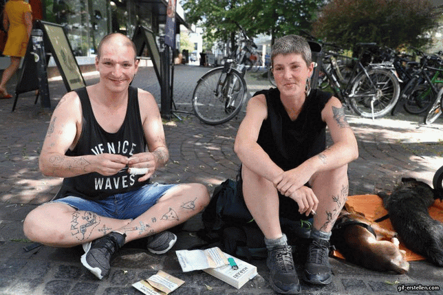 Bild 1: Gesichter der Konstanzer Fußgängerzone: &bdquo;Wir sind die Generation eins nach Christiane F.&ldquo;