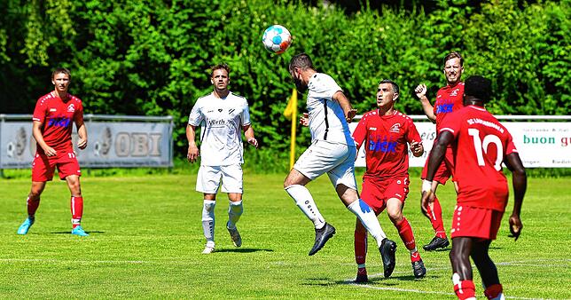 Bild 32: SC Lauchringen steigt nach 0:3 gegen Spvgg. Wutöschingen in die Kreisliga B ab &ndash; wir haben Bilder!