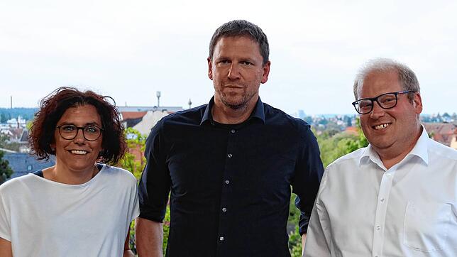 SSV-Vorsitzender Martin Müller (Mitte) mit den einstimmig in ihren Ämtern bestätigten Mitstreitern Ute Munz (2. Vorsitzende) und ...