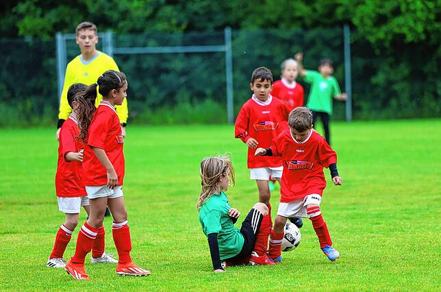 Bild 18: Beim großen Fußballturnier der Radolfzeller Grundschüler zeigen die Nachwuchskicker ihr Talent