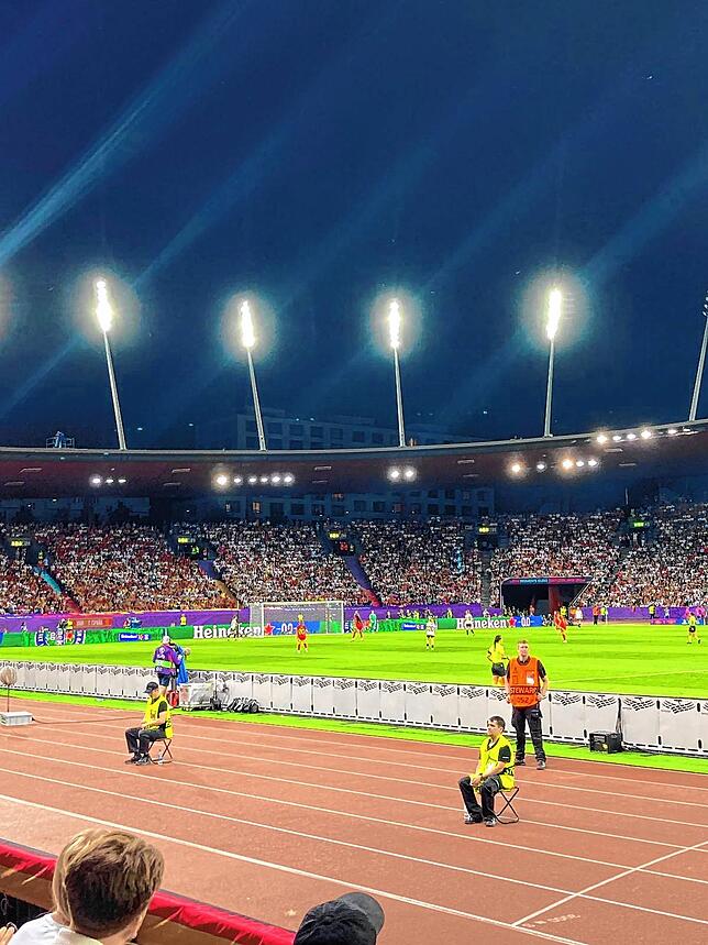 Das Letzigrund-Stadion war voll ausverkauft! Diese EM bricht Zuschauerrekorde.