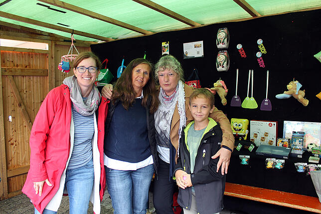 Bild 14: Beim Blumberger Straßenfest war die Stimmung trotz des Regenwetters gut