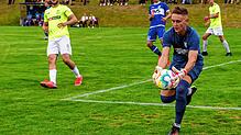 Er geht: Nicht mehr im Kader des FC Erzingen steht nach der Winterpause Torwart Loris Bendel, den es aus beruflichen Gründen nach ...