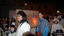 Bild : Schmotziger Dunschtig: Ho Narro! Im Schlafgewand geht&lsquo;s durch die Altstadt