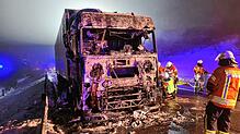 Rund dreieinhalb Stunden war die Blumberger Feuerwehr am 12. Januar mit 50 Kameraden und acht Fahrzeugen im Einsatz, als auf der B 314 ...